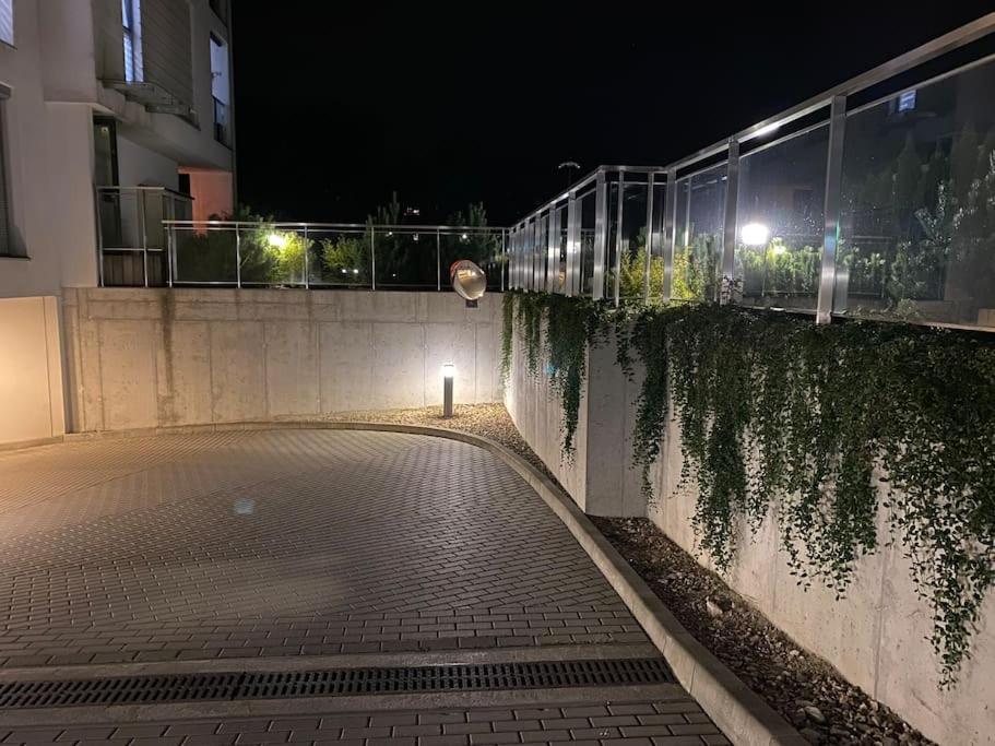 Smart Art :) Z Bezplatnym Parkingiem Podziemnym Apartment Kielce Exterior photo
