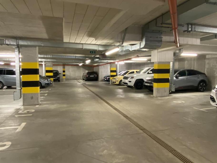 Smart Art :) Z Bezplatnym Parkingiem Podziemnym Apartment Kielce Exterior photo