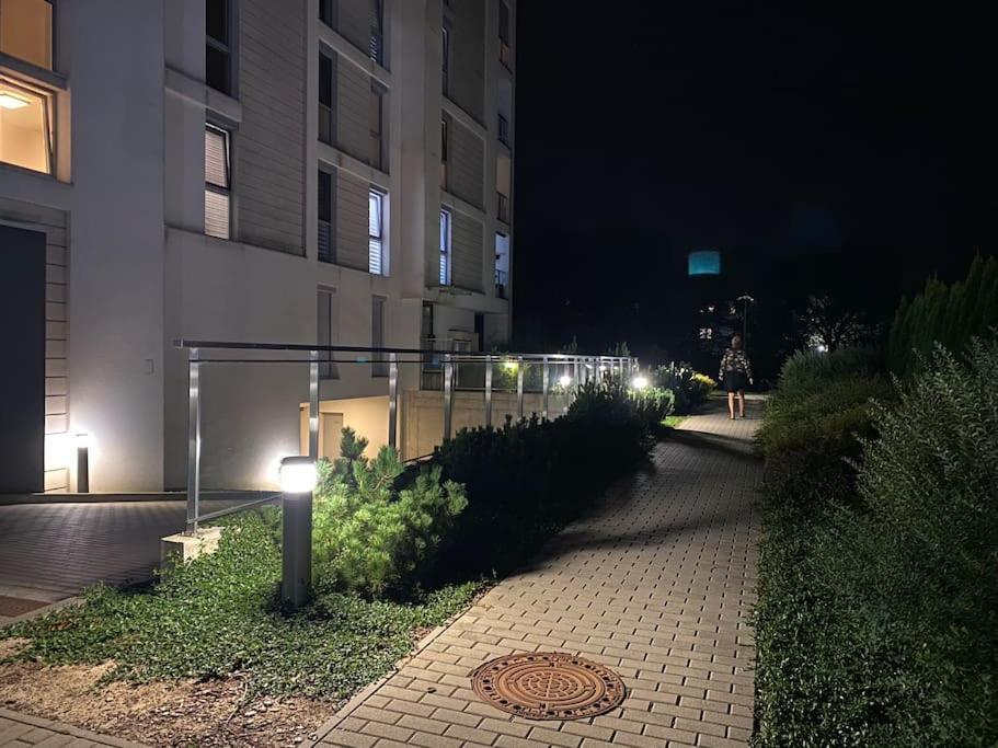 Smart Art :) Z Bezplatnym Parkingiem Podziemnym Apartment Kielce Exterior photo